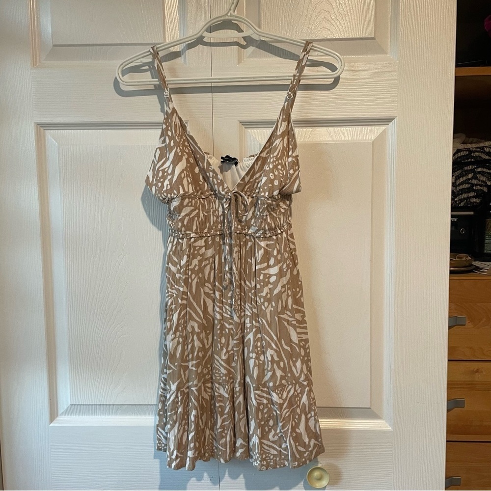 Streetwear Society Tan and White Dress Large
